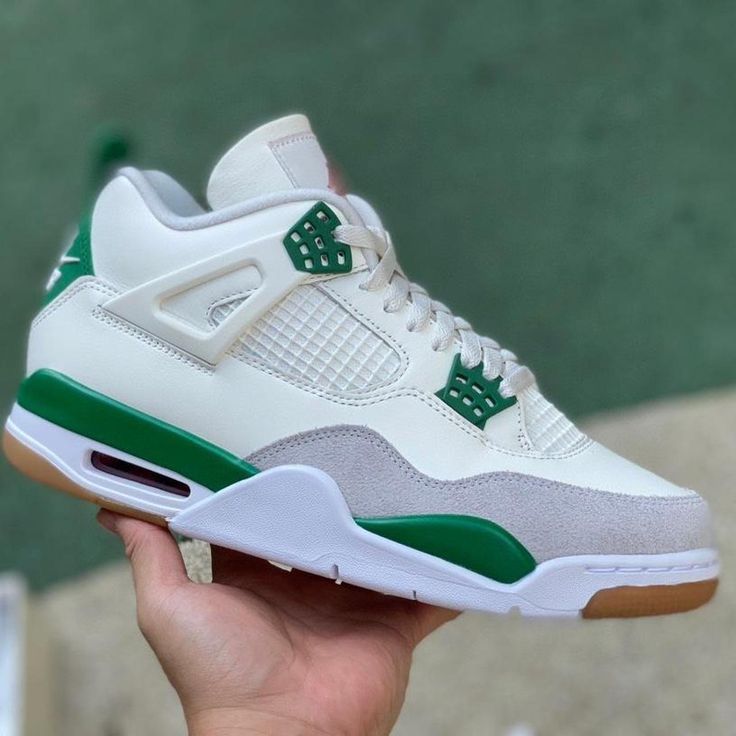 AJ 4 Retro SB Pine Green